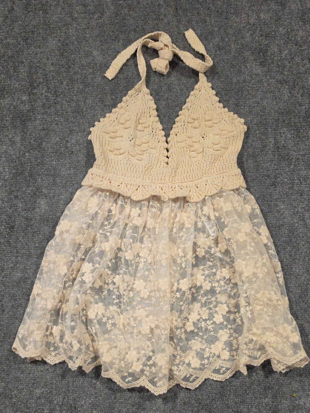 Zara Beige Crochet Halter Lace Top Size Small EUC